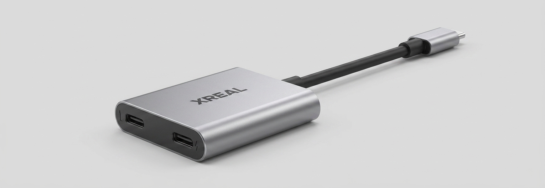ФОТО 3: продуктове фото хаба на нейтральному фоні, видно два порти USB-C